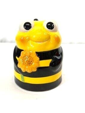 3D bee shaped ceramic mug, upside down bee, whimsical, bumblebee